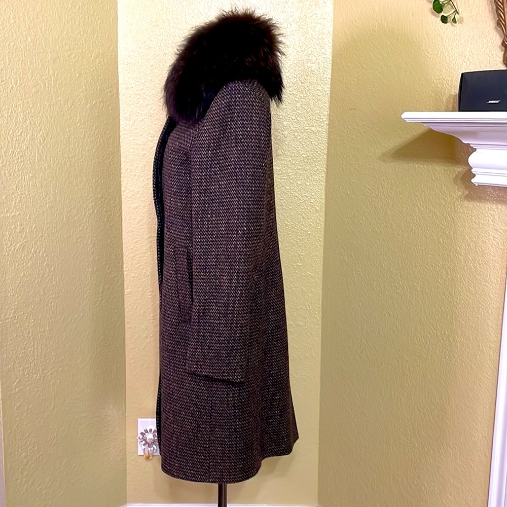 Burberry wool with fur classic coat - Picture 5 of 12